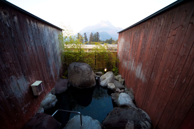 น้ำร้อนกิงโจ